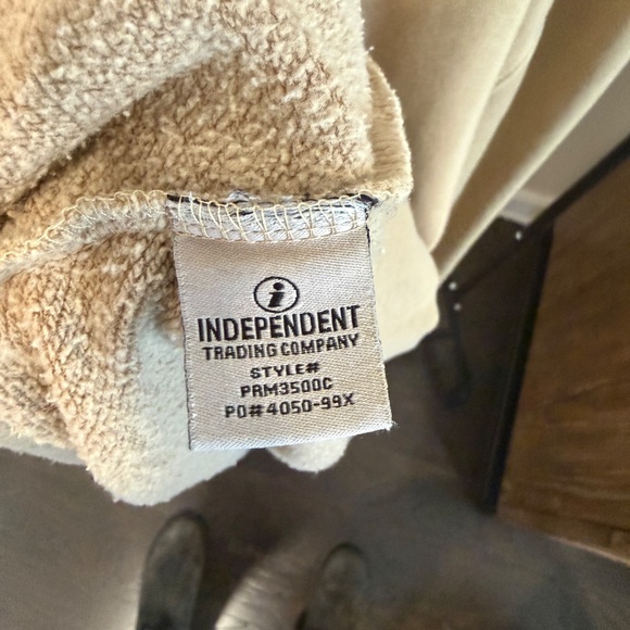 Mallory Ervin Holly Christmas Sweater Size XXL - Picture 4 of 7